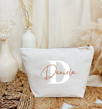 Carica l&#39;immagine nel visualizzatore di Gallery, Pochette beige personalizzata